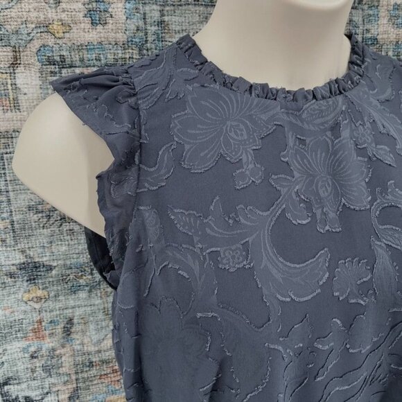 Loft Knee Length Dress Size 8 Petite Frey Flowy Ruffle neckline and Cap Sleeve - Picture 3 of 12